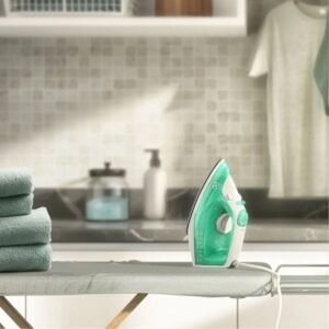 Plancha de Ropa ELECTROLUX 250ml Vapor Vertical SIE70 Verde - Image 4